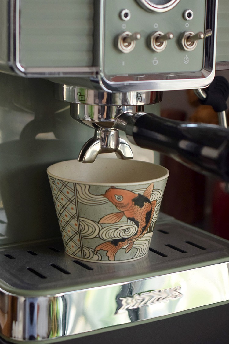 Hand-painted latte cup compatible with all coffee machines, perfect for both home and office settings.