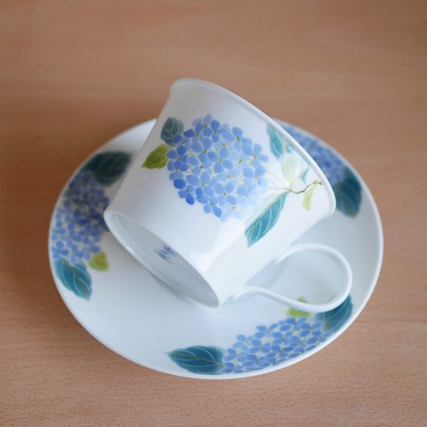 Hand-painted Hydrangea Coffee Cup and Saucer Set, Blue Flowers, Fresh and Elegant, Ideal Collector's Item for Coffee Lovers
