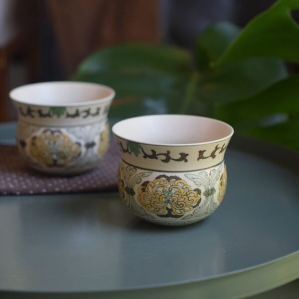 Hand-painted polychrome chrysanthemum ceramic coffee cup with underglaze craftsmanship, rounded shape for a comfortable grip