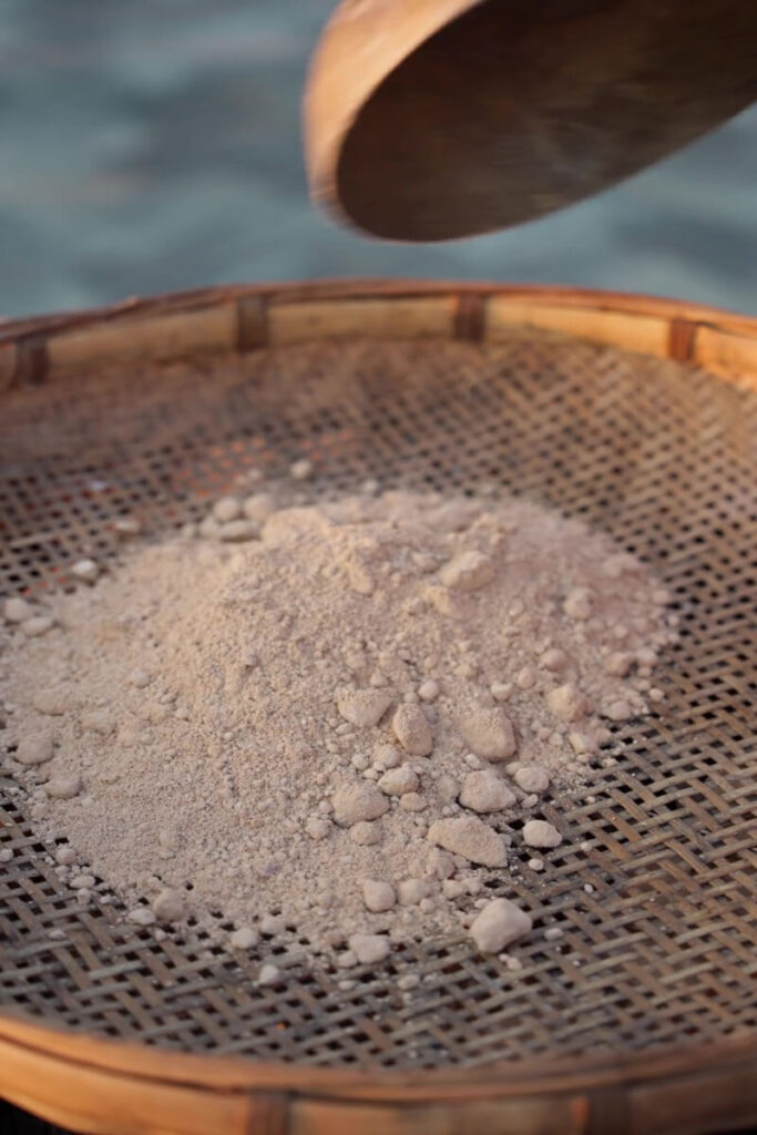 Handmade porcelain process —Mining and Processing of Porcelain Stone
