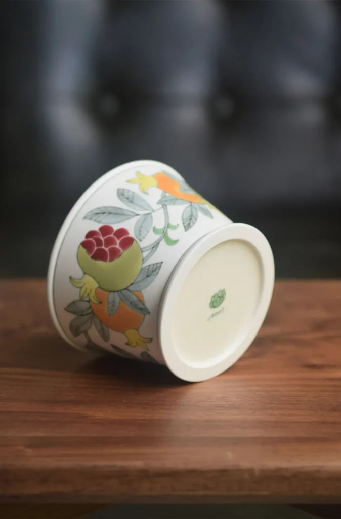 Custom ceramic pomegranate cup embraces Chinese style while enhancing your coffee moments.