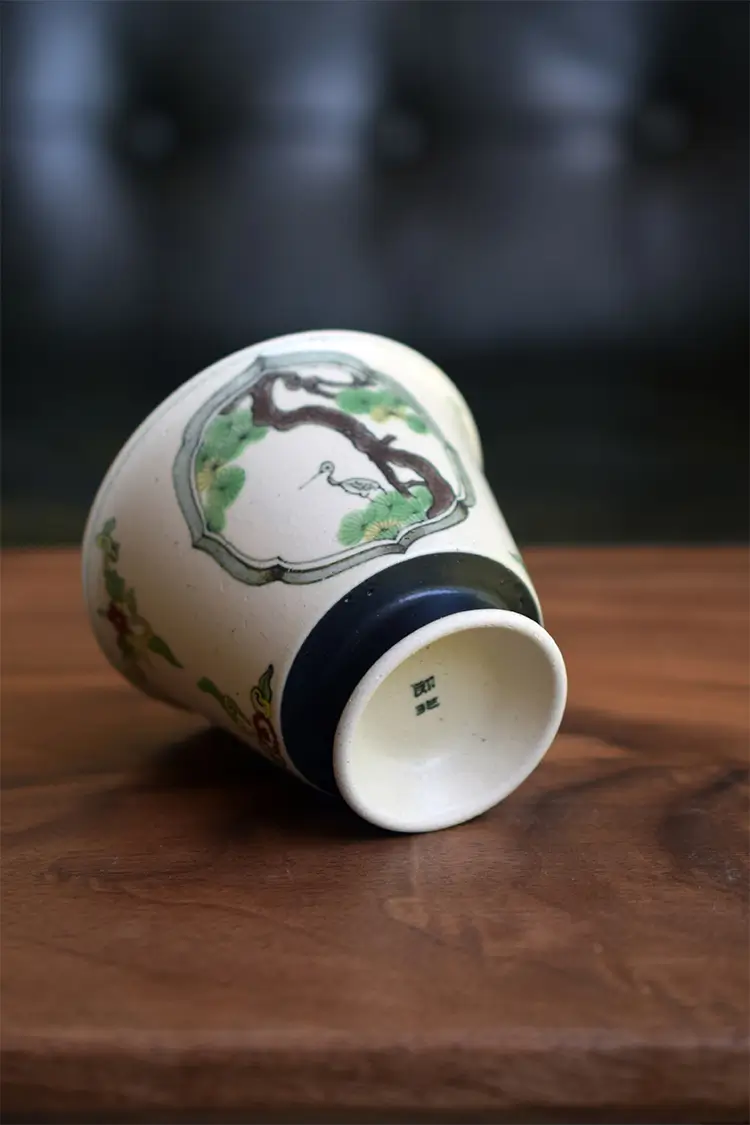 JIFEI series ceramic tea cup features hand-painted artistry, perfect for home or office use with elegant craftsmanship.