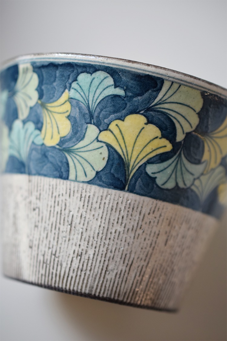 Hand-painted Ginkgo leaf design with handmade textured detailing, Japanese-style ceramic mug
