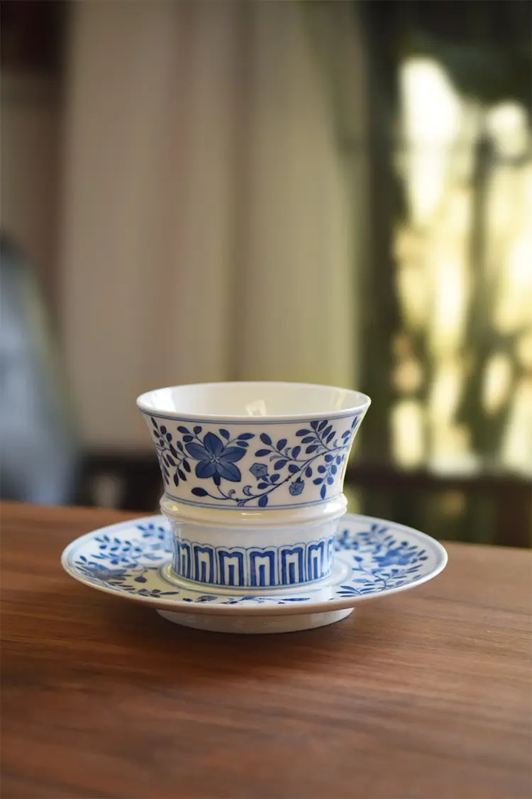 Handmade blue and white ceramic cup set uses traditional underglaze craftsmanship—ideal as a thoughtful gift for Zen lifestyle lovers.