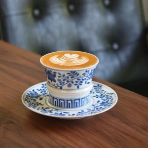 handpainted-vine-ceramic-coffee-cup-saucer-800×800 Costom ceramic tea cups hand-painted with traditional vine motifs, perfect for Zen-inspired daily tea moments.